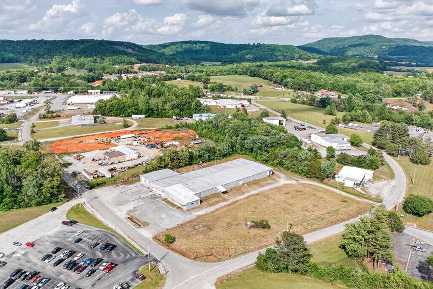 167 Industrial Park Cir, Livingston, TN for lease - Building Photo - Image 3 of 20