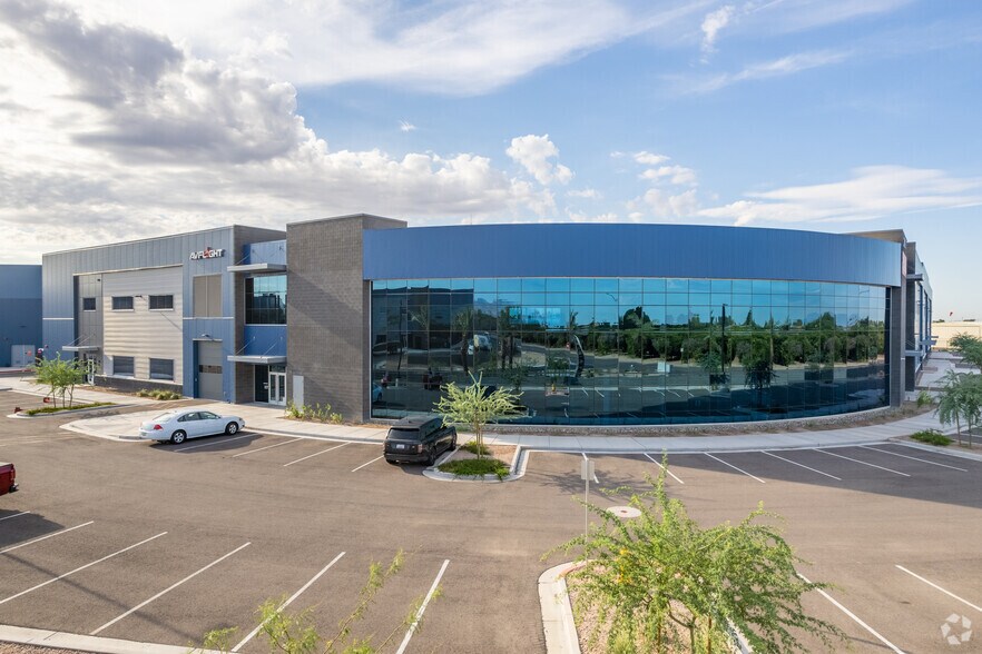 2443 N Greenfield Rd, Mesa, AZ à louer - Photo du bâtiment - Image 2 de 4