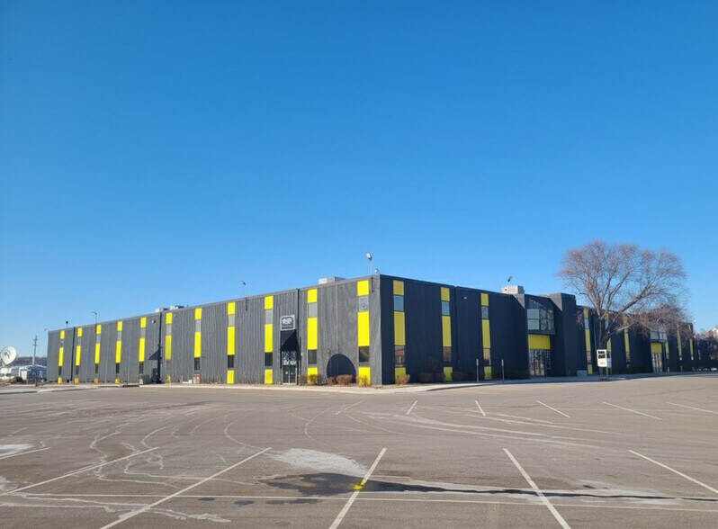 6700-6740 Shady Oak Rd, Eden Prairie, MN for sale - Building Photo - Image 2 of 7