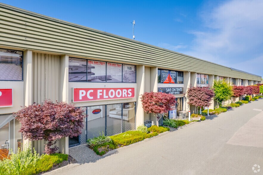 12975-12999 80 Ave, Surrey, BC à vendre - Photo du bâtiment - Image 3 de 7