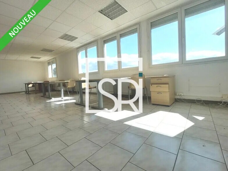 Bureau dans Cournon-d'Auvergne à louer - Photo intérieure - Image 2 de 21