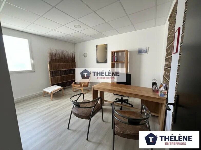 Bureau dans Mauguio à vendre - Photo du bâtiment - Image 2 de 8