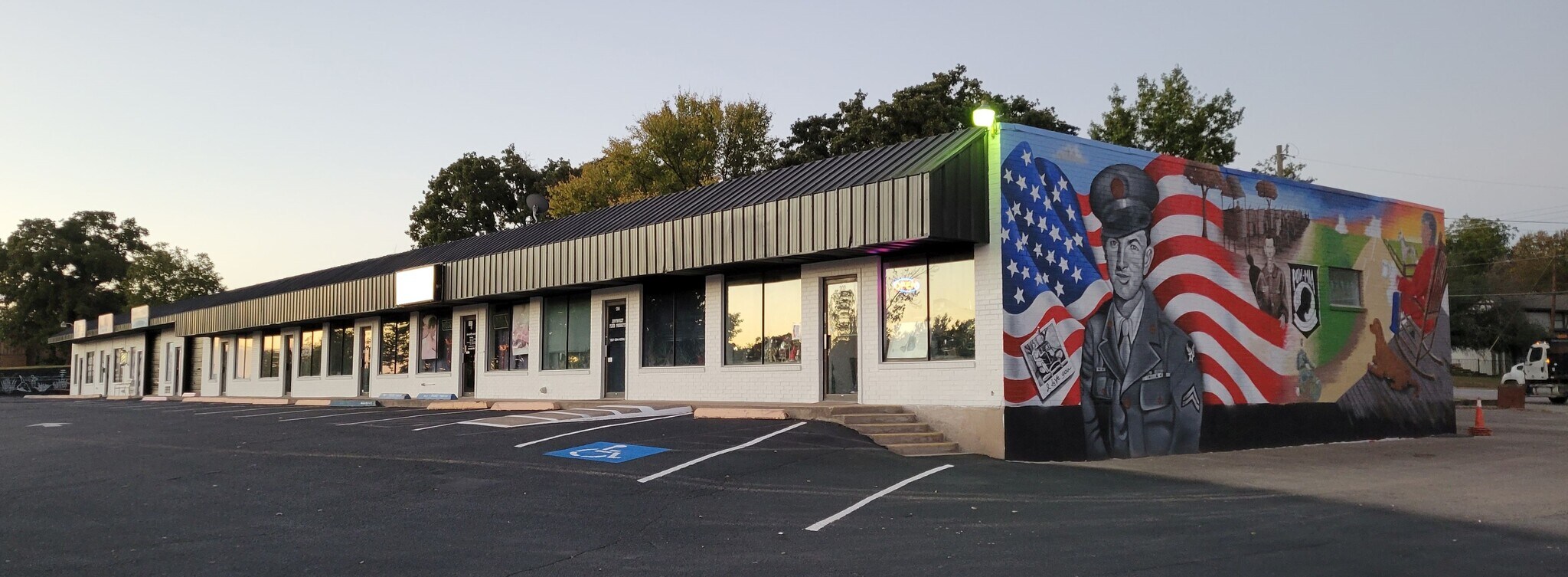 202 Santa Fe Dr, Weatherford, TX for lease Building Photo- Image 1 of 22