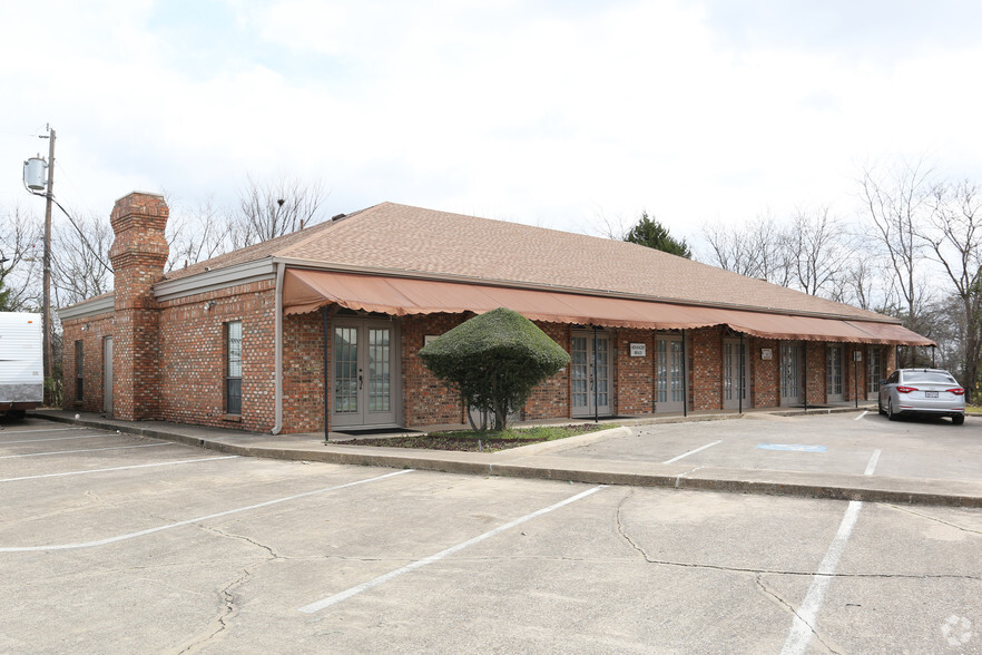 Bureau dans Irving, TX à vendre - Photo principale - Image 1 de 1