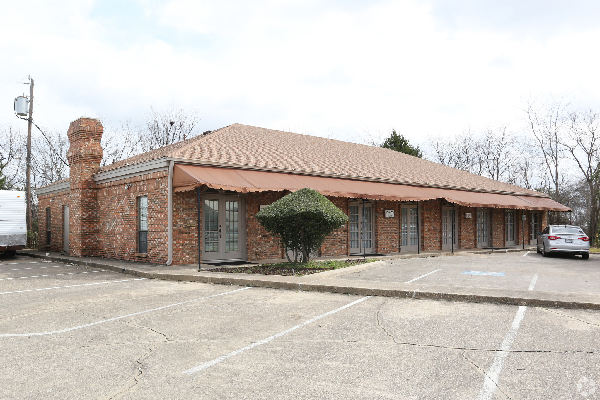 Bureau dans Irving, TX à vendre Photo principale- Image 1 de 1