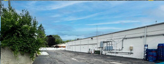 28326-28350 S River Rd, Harrison Township, MI à louer - Photo du bâtiment - Image 3 de 6