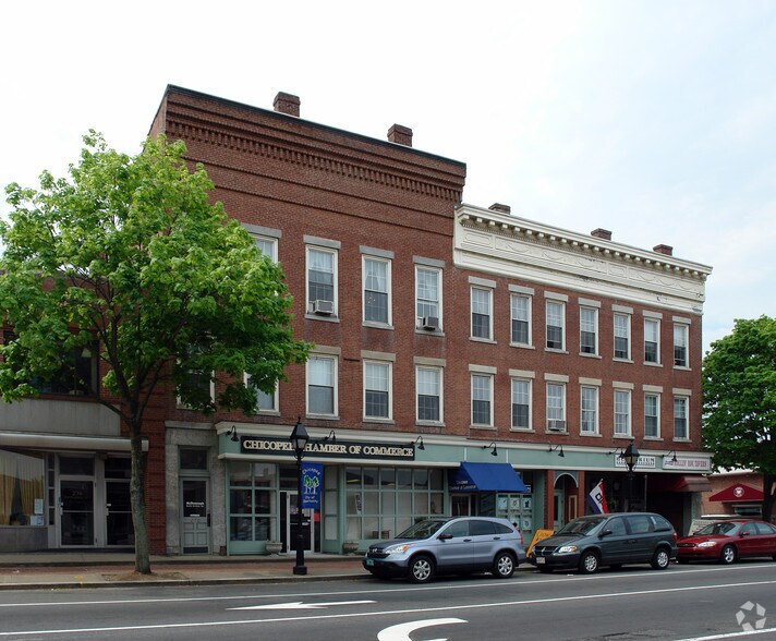 264 Exchange St, Chicopee, MA à louer - Photo du bâtiment - Image 2 de 8