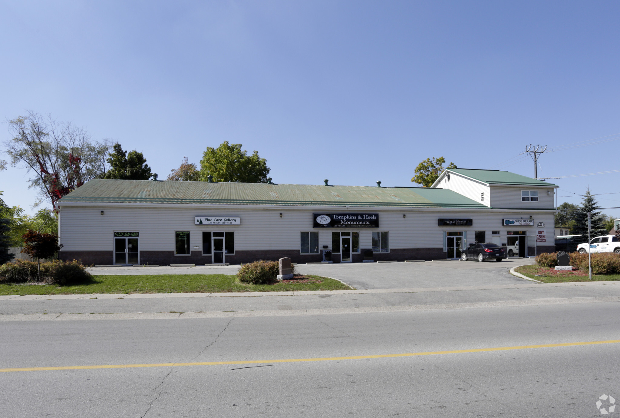 250 Innisfil St, Barrie, ON for sale Primary Photo- Image 1 of 1