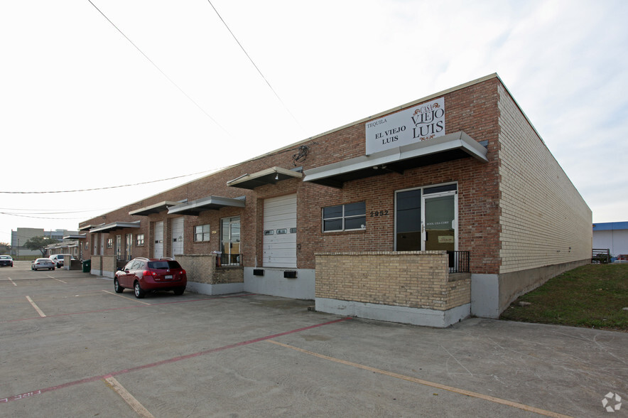 2952-2960 Blystone Ln, Dallas, TX for lease - Building Photo - Image 2 of 2