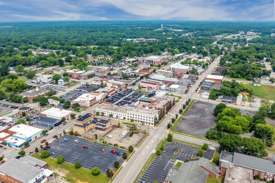 116 W Arch St, Lancaster, SC for sale - Building Photo - Image 3 of 12