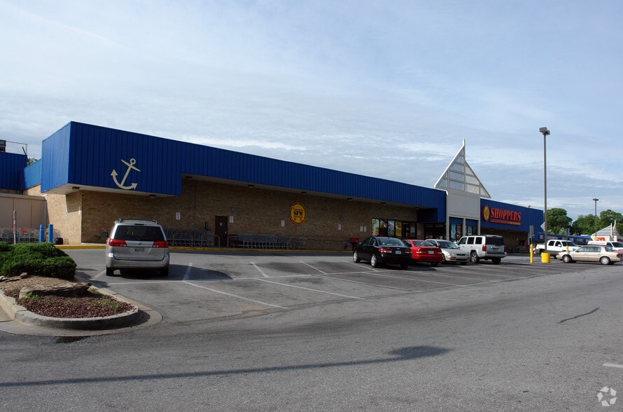 3601-3831 Bladensburg Rd, Colmar Manor, MD for lease - Building Photo - Image 3 of 3