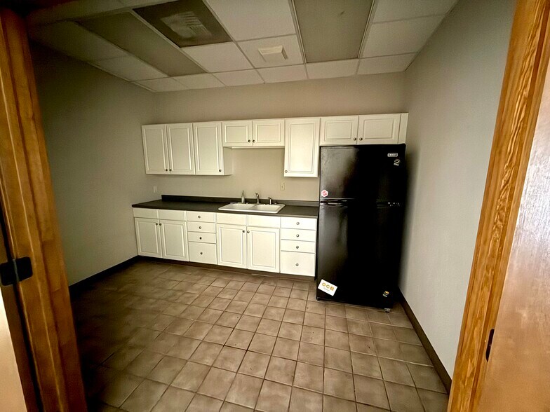 15 NE 20th St, Lawton, OK à louer - Photo du bâtiment - Image 2 de 3