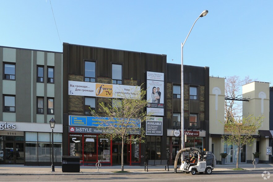 2271-2273 Bloor St W, Toronto, ON à louer - Photo principale - Image 1 de 6