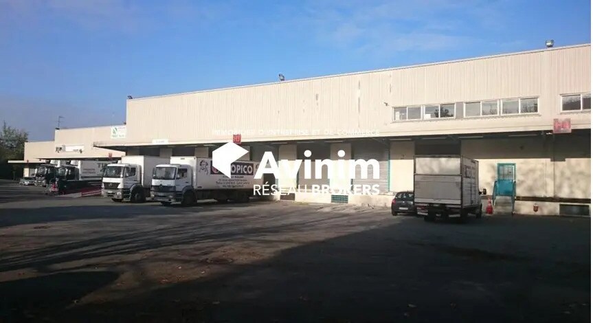 Office in Garges-lès-Gonesse for lease - Building Photo - Image 2 of 5