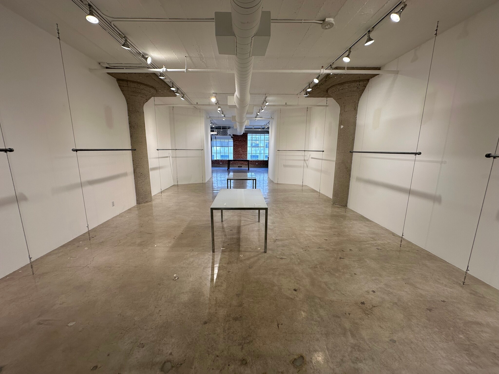 127 E 9th St, Los Angeles, CA à louer Photo intérieure- Image 1 de 10