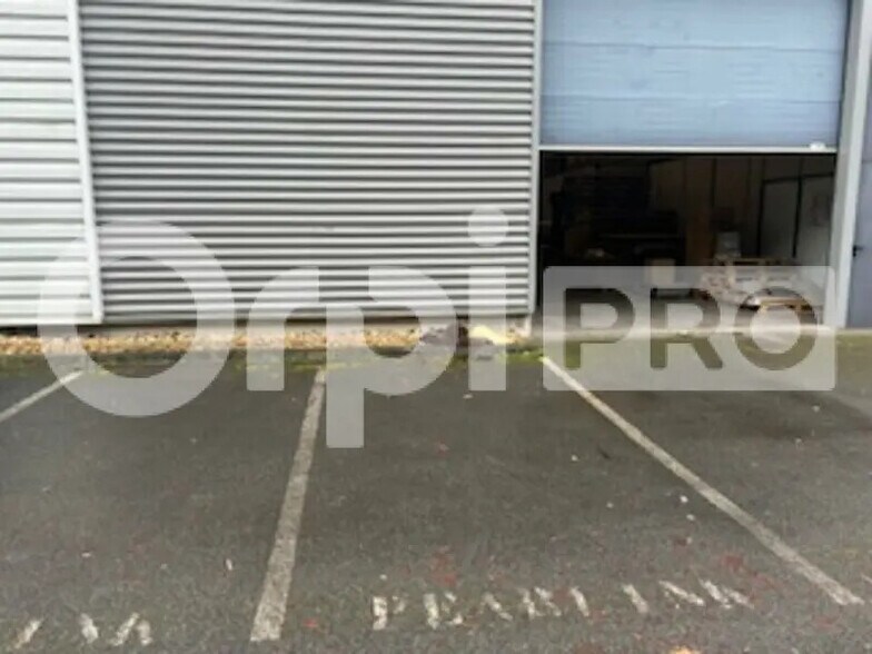 Flex dans Villefranche-sur-Saône à louer - Photo du bâtiment - Image 1 de 4