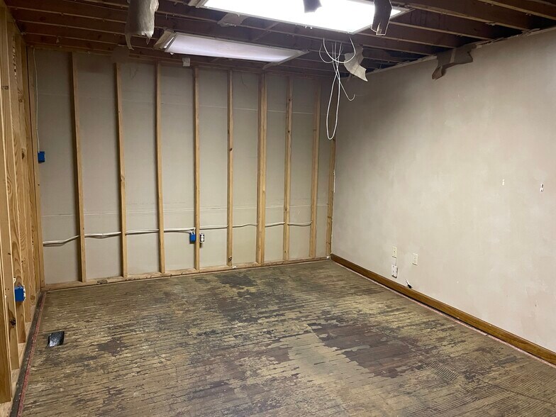 237 S Cedar Ave, South Pittsburg, TN à vendre - Photo du bâtiment - Image 3 de 11