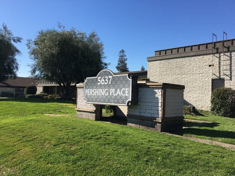 5637 N Pershing Ave, Stockton, CA à louer - Photo du bâtiment - Image 2 de 91