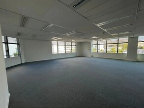 Boulevard De Dunkerque, Marseille for lease Interior Photo- Image 1 of 5