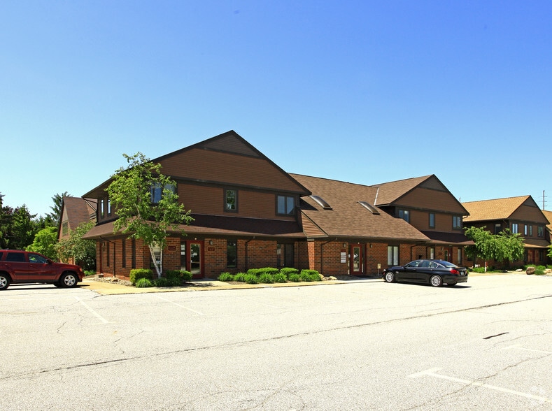 6200 Som Center Rd, Solon, OH for lease - Primary Photo - Image 1 of 26