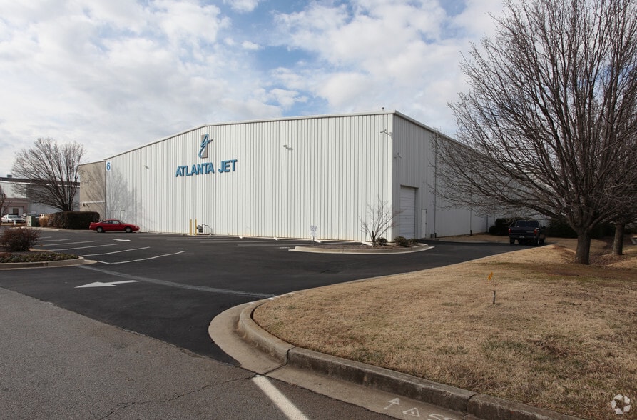 490 Briscoe Blvd, Lawrenceville, GA à vendre - Photo du bâtiment - Image 2 de 14