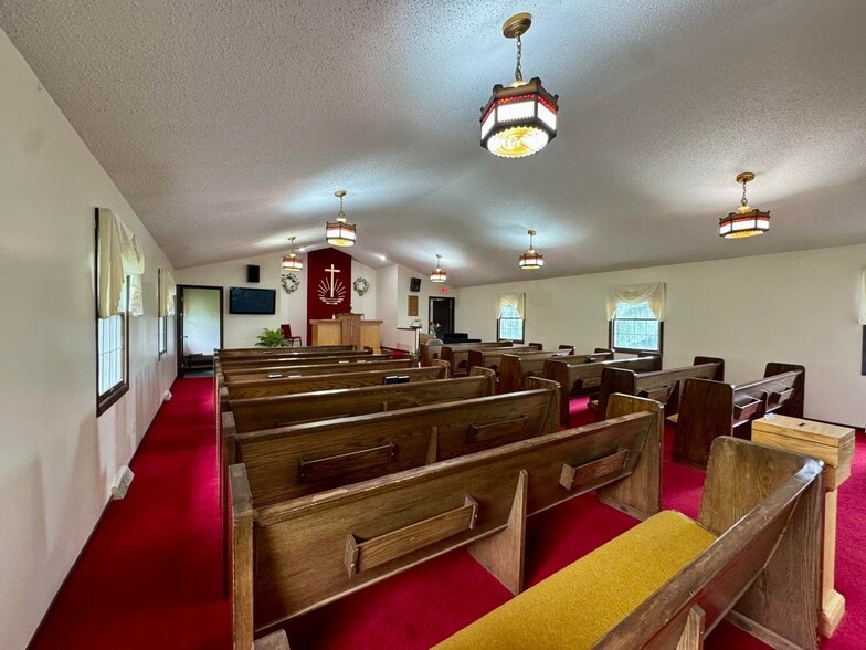 228 Tom Miller Rd, Plattsburgh, NY à vendre - Photo du bâtiment - Image 3 de 32