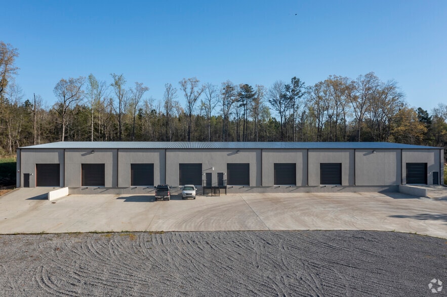 930 Markeeta Spur Rd, Moody, AL à louer - Photo du bâtiment - Image 1 de 8