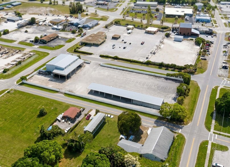 250 E Charlotte Ave, Punta Gorda, FL for lease - Building Photo - Image 2 of 5