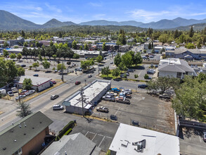 200-204 NW 4th St, Grants Pass, OR - Aérien  Vue de la carte - Image1