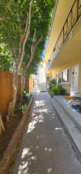 1307 15th St, Santa Monica, CA à vendre - Photo du bâtiment - Image 3 de 7
