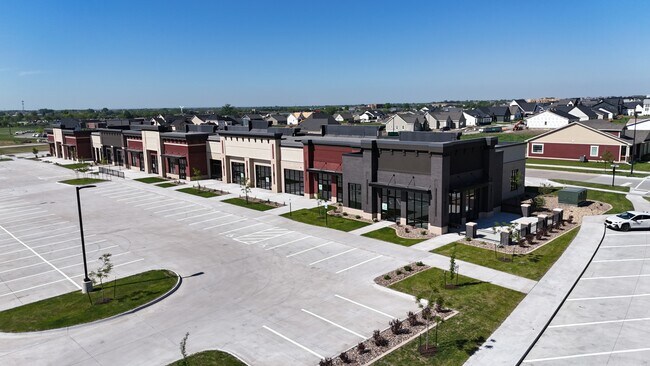 Plus de détails pour 1630 S Ankeny Blvd, Ankeny, IA - Commerce de détail à louer