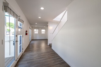 2842-2912 Colorado Ave, Santa Monica, CA for lease Interior Photo- Image 1 of 16