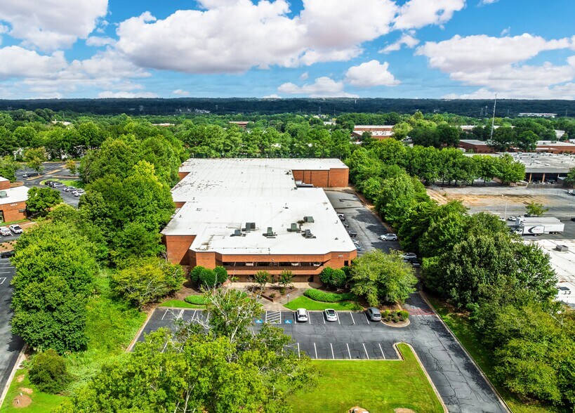 4385 International Blvd, Norcross, GA à vendre - Photo du bâtiment - Image 3 de 4