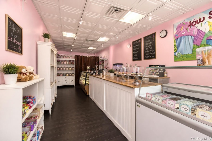 994 McLean Ave, Yonkers, NY for sale - Interior Photo - Image 3 of 21