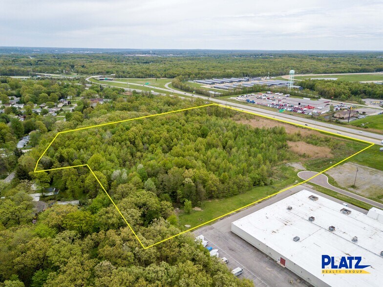 Clarkins Dr, Austintown, OH à vendre - Photo du bâtiment - Image 2 de 9