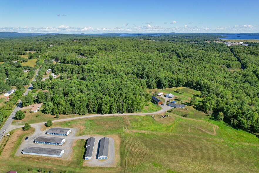 688 Manchester Rd, Belgrade, ME à vendre - Photo du bâtiment - Image 2 de 18