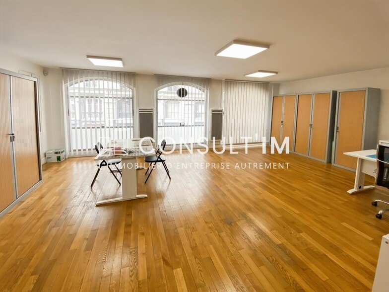 Rue Des Immeubles Industriels, Paris for lease - Building Photo - Image 2 of 9