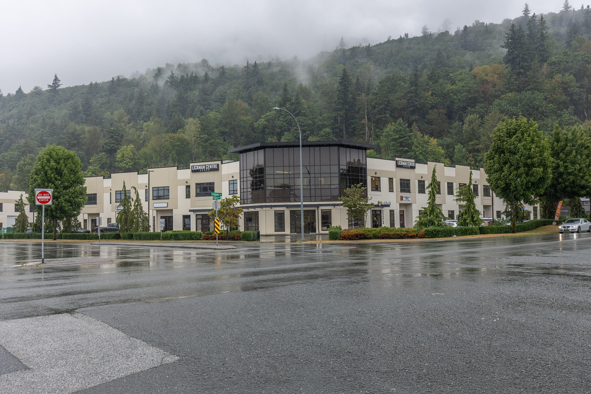 43995 Progress Way, Chilliwack, BC for lease Interior Photo- Image 1 of 12