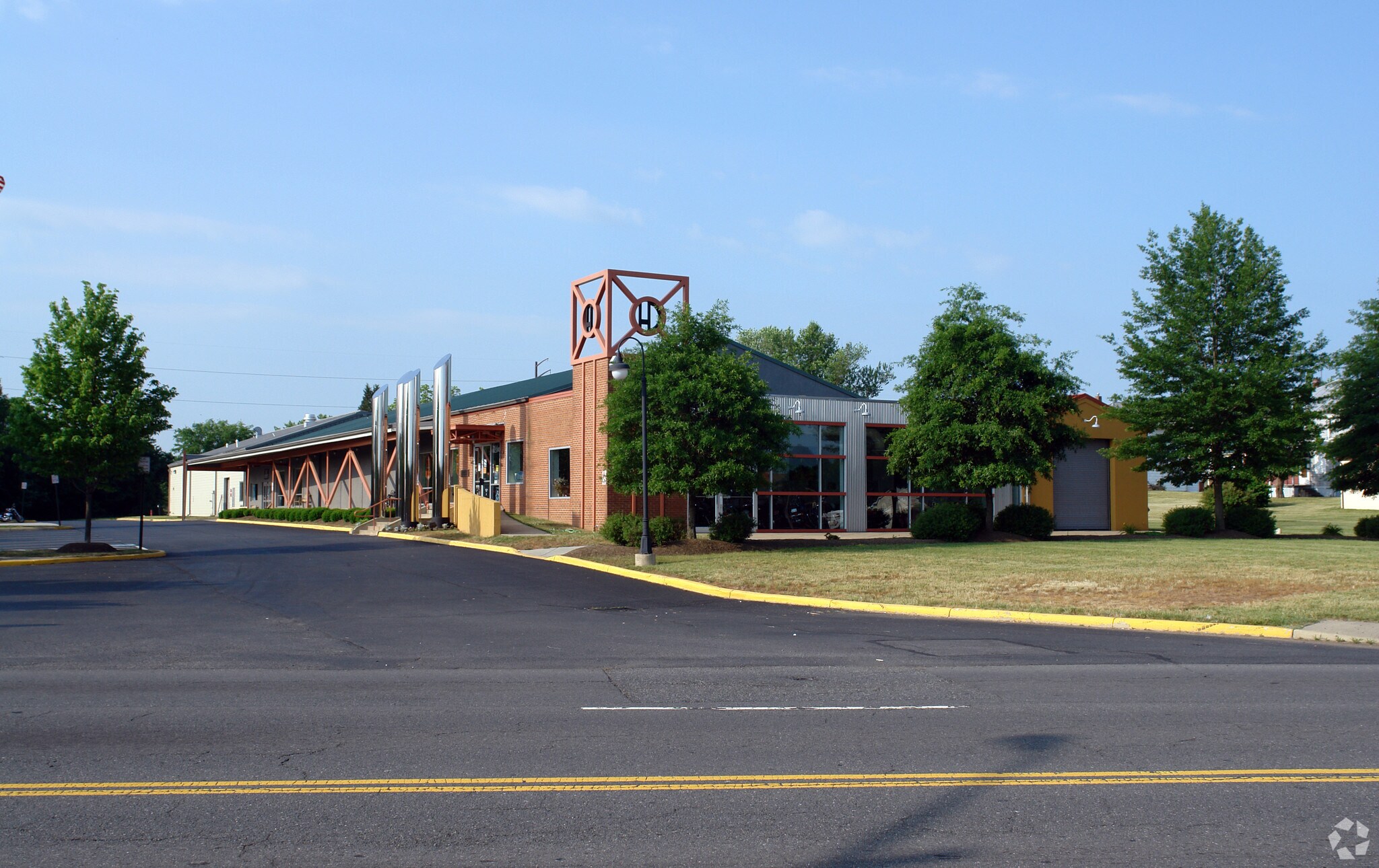 9321 Center St, Manassas, VA for sale Primary Photo- Image 1 of 3