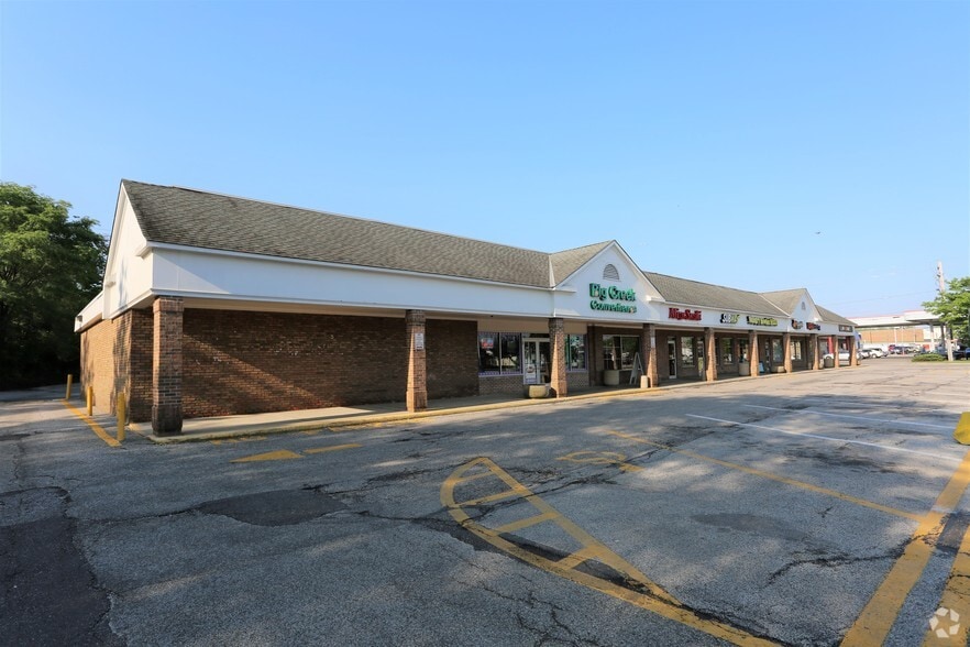 10239 Brookpark Rd, Parma, OH for lease - Primary Photo - Image 2 of 4