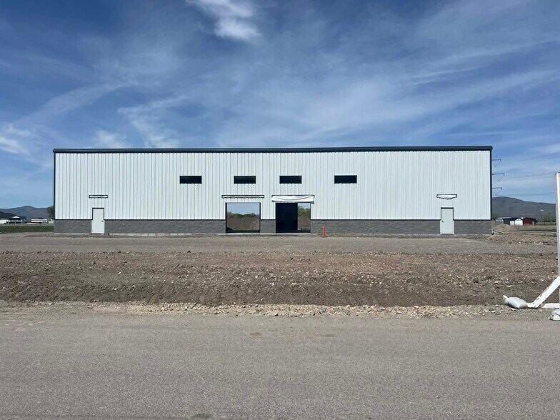 9471 N 5400 W, Elwood, UT à louer - Photo du bâtiment - Image 3 de 14
