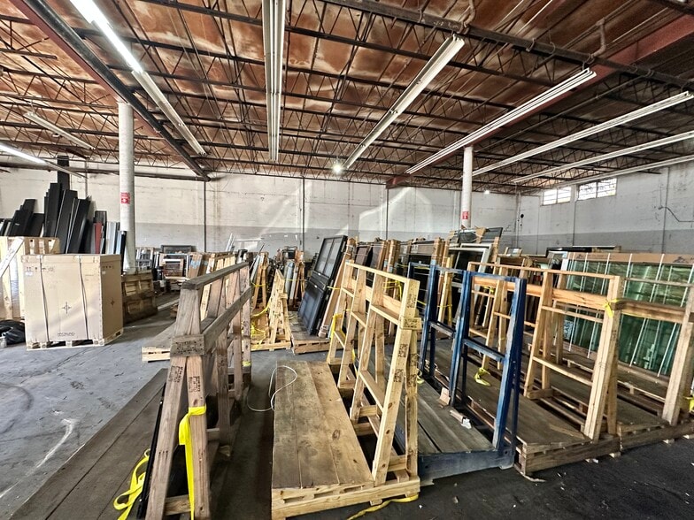 215 W 75th Pl, Hialeah, FL for sale - Building Photo - Image 3 of 5