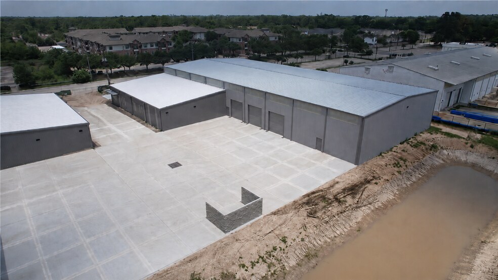 3231 W Little York Rd, Houston, TX à louer - Photo du bâtiment - Image 2 de 4