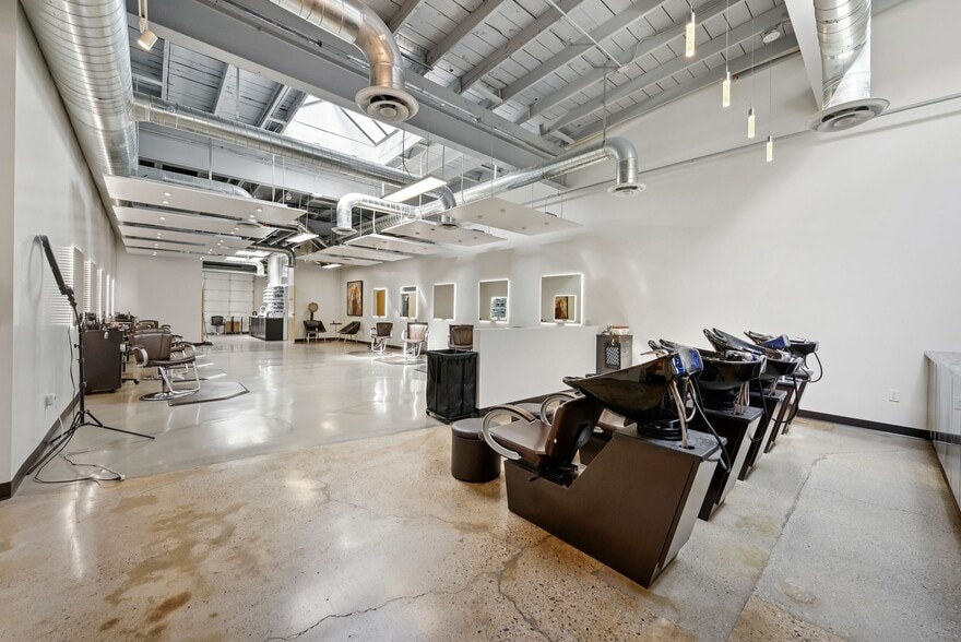 1010 S State St, Salt Lake City, UT for sale - Interior Photo - Image 3 of 22