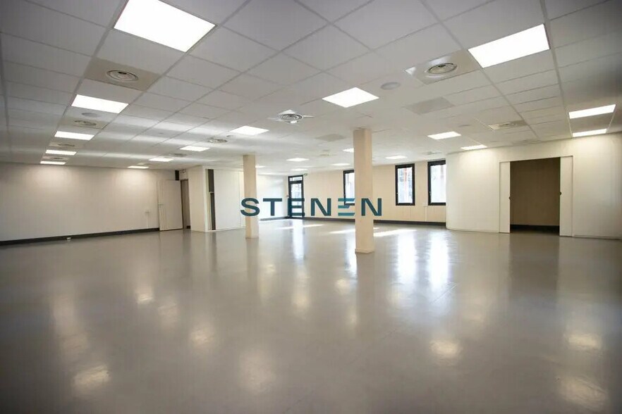 Office in Aix-en-Provence for lease - Interior Photo - Image 2 of 9