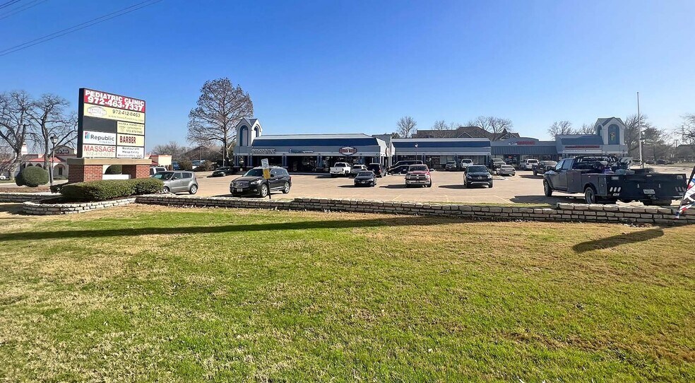 9800 Lakeview Pky, Rowlett, TX à louer - Photo du bâtiment - Image 2 de 5