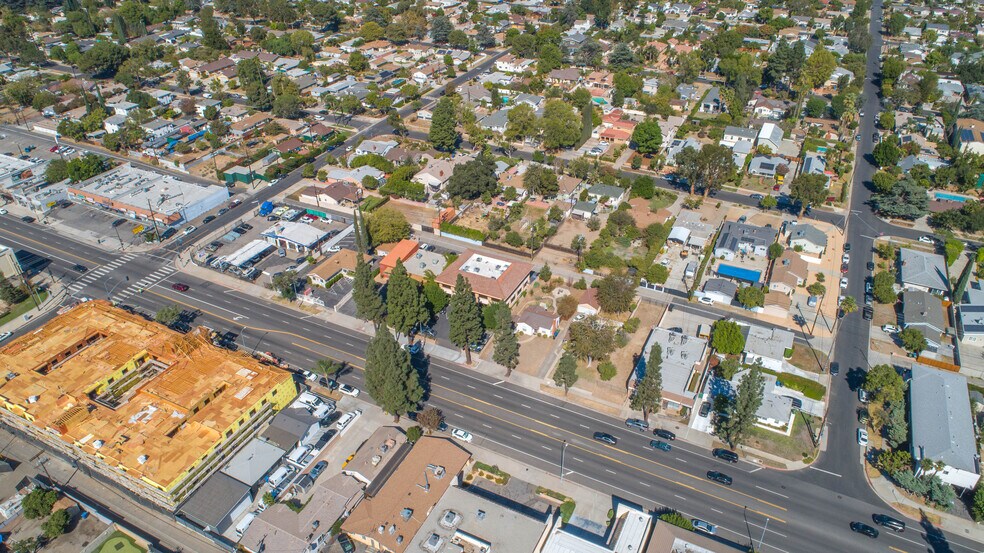17425 Chatsworth St, Granada Hills, CA à louer - Aérien - Image 3 de 11