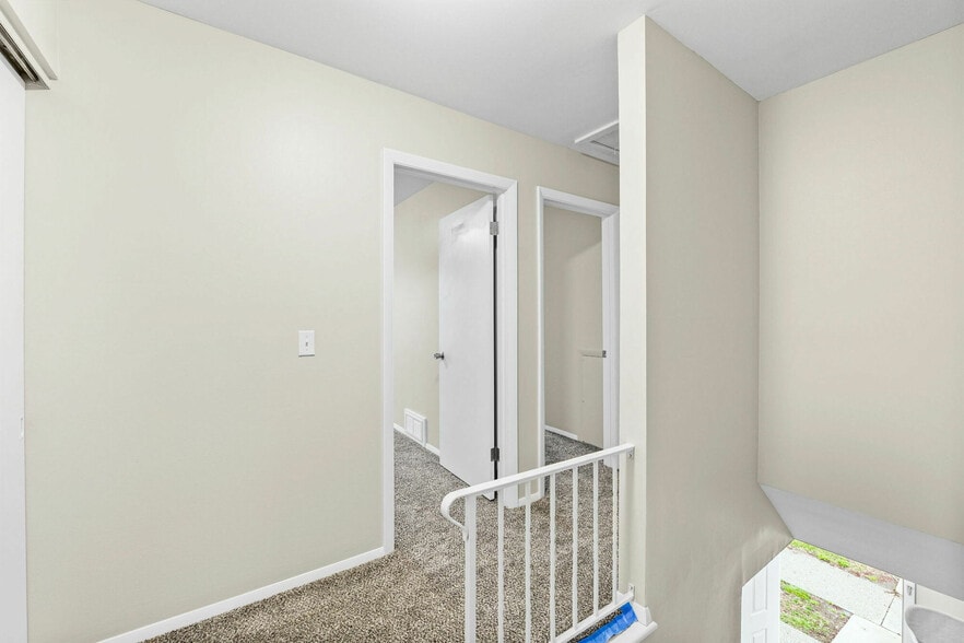 4855 Wickford Dr E, Sylvania, OH à vendre - Photo intérieure - Image 2 de 14