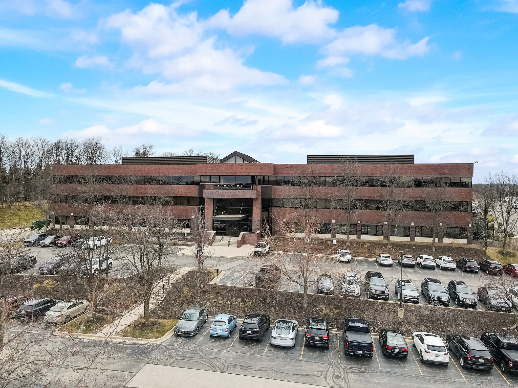 255 Fiserv Dr, Brookfield, WI à vendre Aérien- Image 1 de 9