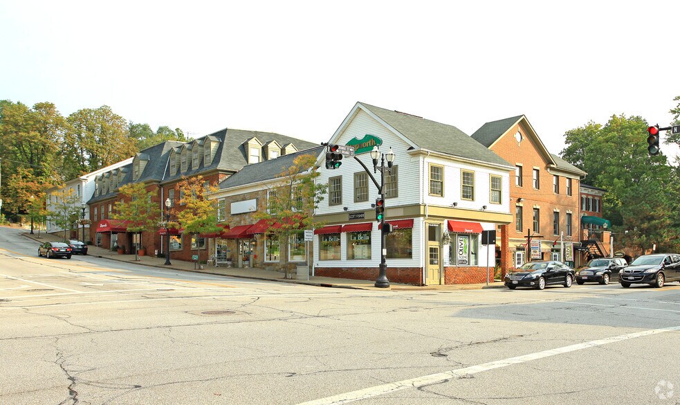 100 N Main St, Chagrin Falls, OH à louer - Photo du bâtiment - Image 2 de 4